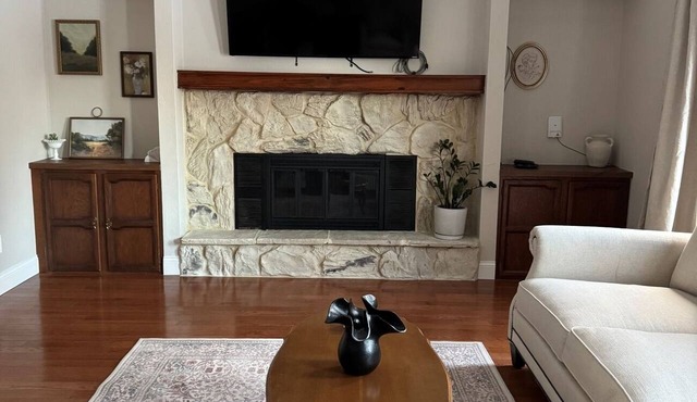 Sylvania Condo Quiet Retreat Near Metroparks