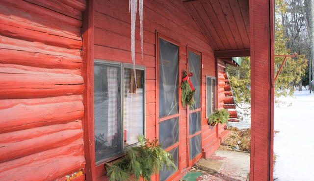 Tamarack Logroom - Ellis Lake Resort - Interlochen/Traverse City