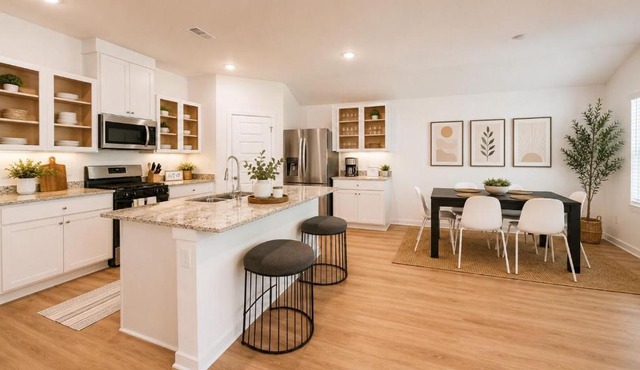 The Laredo - A Modern 4 BR house near Bentonville
