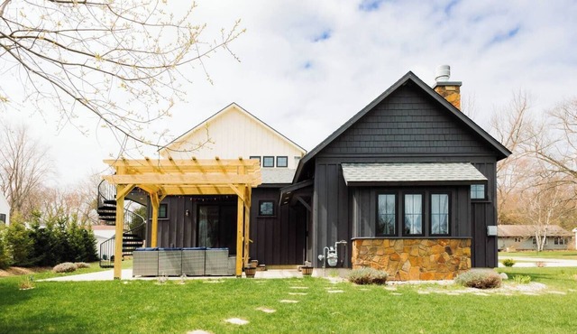 The Northport Sapling | In-Town Northport | Walk to Bay, Shops + Dining