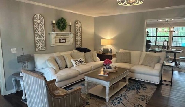 The Parker House – 3BR Southern Gem Filled with Hometown Charm