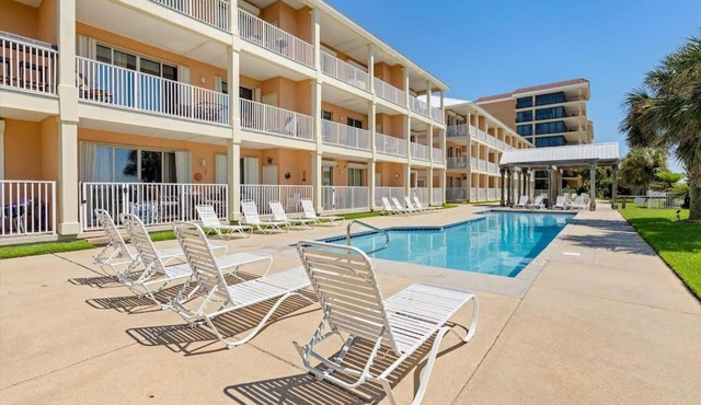 The Pelican Place - Amazing Views, Top Floor Condo