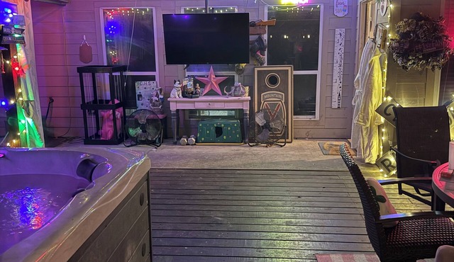 The Rainbow Palace-3-bedroom with an awesome outdoor space.Welcome to our abode.
