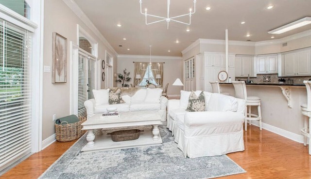 The Southern House | Waterfront | Pet Friendly