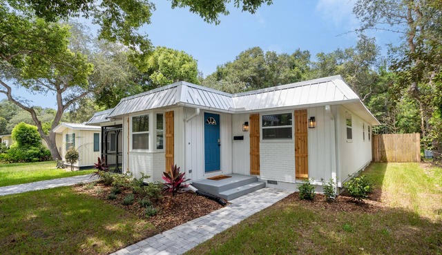 The Surf Rider | House St. Augustine with enclosed yard & on-site golf
