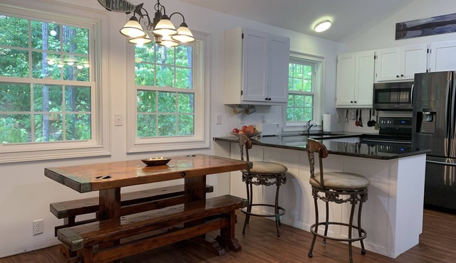 The “Wood”shop, 2 bedroom loft apartment on a quiet cove.