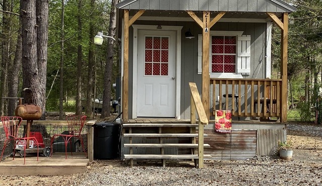 Tiny Ladybug House-you’ll come visit! & want to return! in Heber Springs