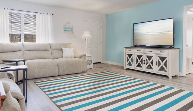 Tranquil 4-bedroom house with AC in charming Foley close to the beach.