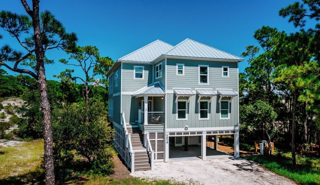 Tranquil 5-bedroom house with AC on Dauphin Island-Hot Tub