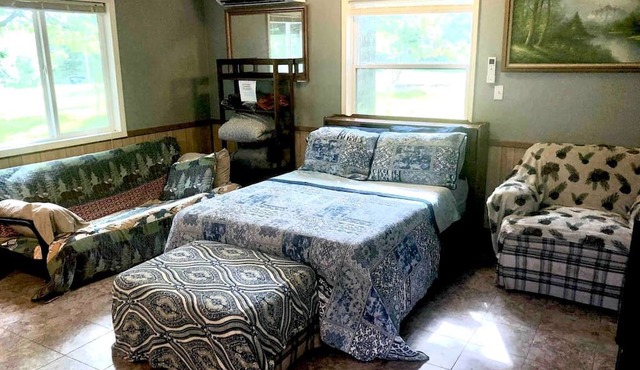 Tranquil Lakefront Cabin Surrounded by Woods, Wildlife & Scenic Trails in Williford, Arkansas