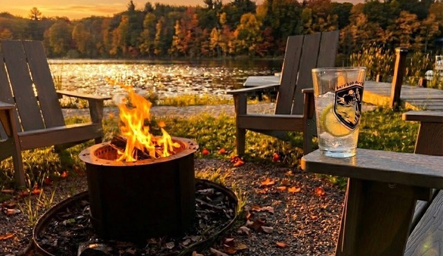 Tranquil Lakefront Cottage near Traverse City, Interlochen, Dunes, skiing, Pet