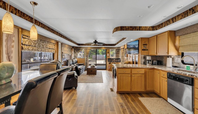 Tranquil Waterside Escape: TALES Premier Houseboat Rental on Center Hill Lake in Smithville