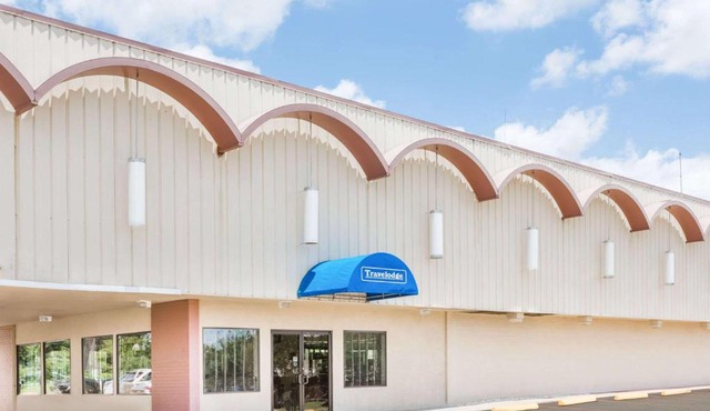 Travelodge by Wyndham Shreveport LA
