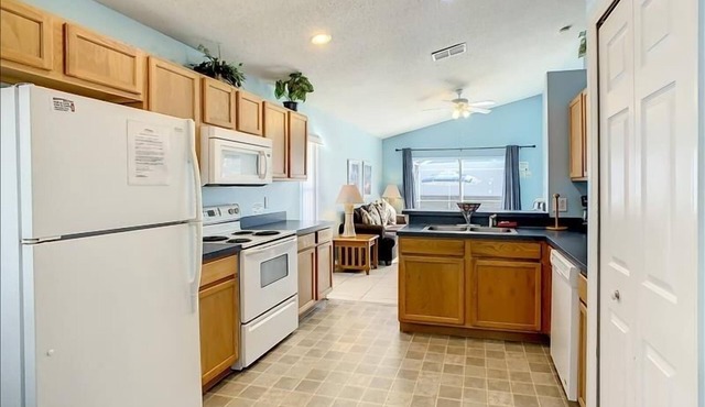 Tropical Family Retreat with Gameroom!!! Florida Pines, Davenport 4BR / 2BA