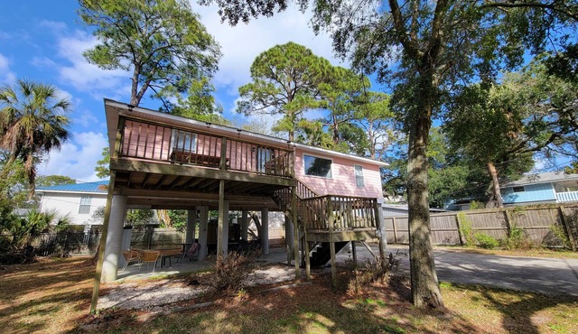 Tybee Pink House (Military & Veteran Discount)