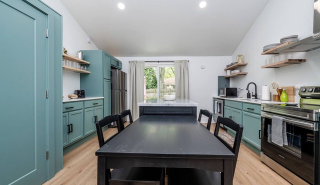 (Unit B) Lakeside Home Close To Private Association Beach! in Lakeside