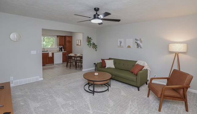 Updated Boho Duplex - Close interstate access - Minutes to Downtown & Amenities in Bellevue