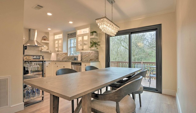 Updated & Modern House < 1 Mi to Dtwn Bentonville! in Bentonville