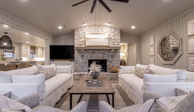 Upscale Lake Retreat on Large Private Lot, Expansive Deck, Boat Dock & Hot Tub!