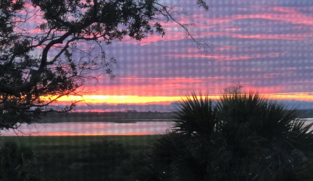 Upstairs condo situated directly on the Intracoastal Waterway with stunning view