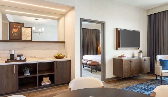 Valley Hotel Homewood Birmingham, Curio Collection by Hilton