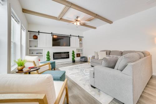 Walk to Beach: Modern Retreat in Presque Isle! in Presque Isle