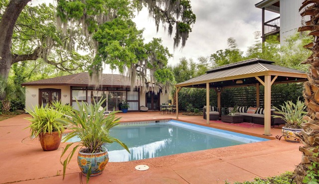 Walk to Ocean: Family Biloxi Haven w/Pool & Patio