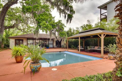 Walk to Ocean: Family Biloxi Haven w/Pool & Patio