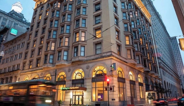 Walking distance to Superbowl! 1-BR resort w/pool & fitness room, downtown N.O