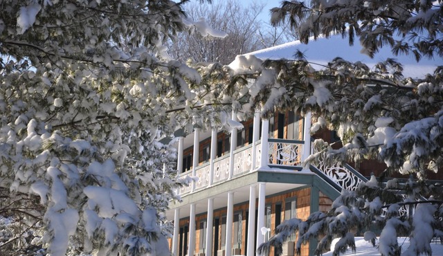 Warm Weather Stays Are Booking Now at The Legend Inn at Shanty Creek!