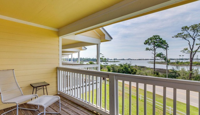 Water-View Pensacola Townhome w/ Beach Access!