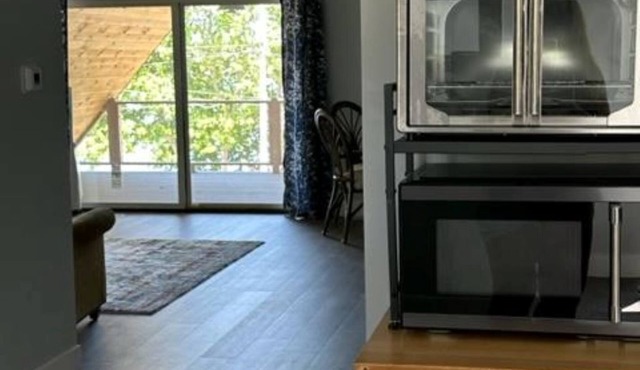 Water views from every window, covered porch & private deck, 7 min walk to beach in Sturgeon Bay