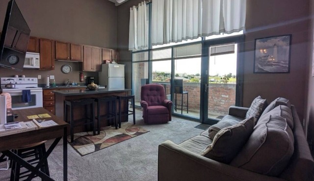 Waterfront condominium. Cedar Point, Put-in-bay, Sports Force Parks. in Sandusky