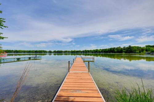 Waterfront Days, Fireside Nights! Lake Helen Haven in Rosholt