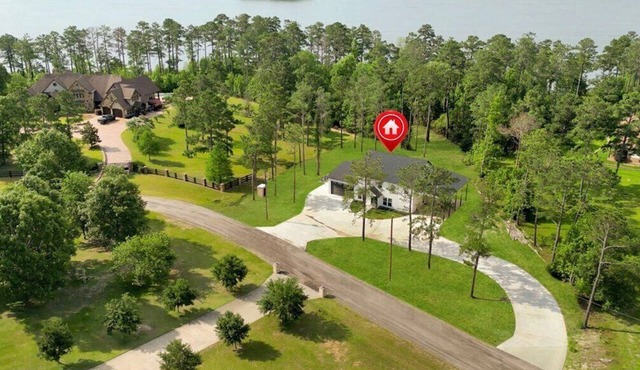 Waterfront house on Sam Rayburn