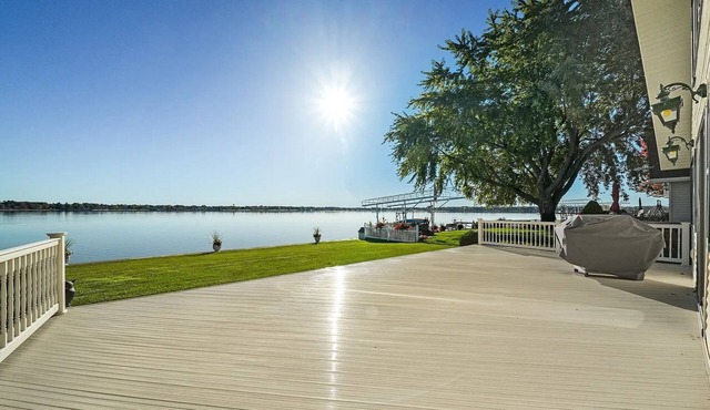 Waterfront Retreat w/Dock on Lake Missaukee