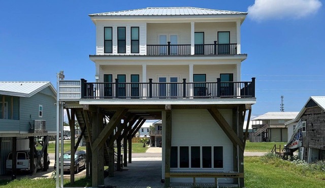 White Dolphin - Beachfront - Island Realty