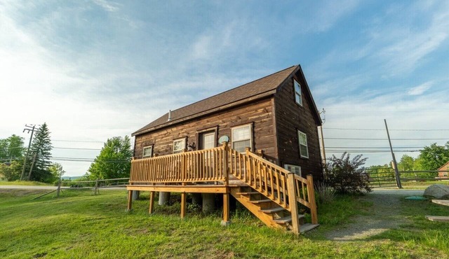 White Mountains Lakeside Log Cabin Solo Retreat in Bethlehem