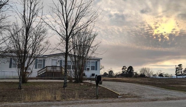 White River Trophy Trout Basecamp, Sleeps 10!