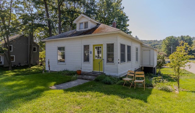 Wilce Cottage Your Cozy Empire Getaway