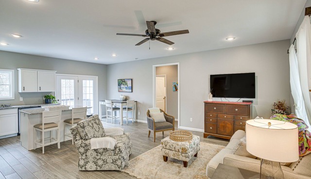 Winchester Home w/Deck < 1 Mi to Tims Ford Lake!