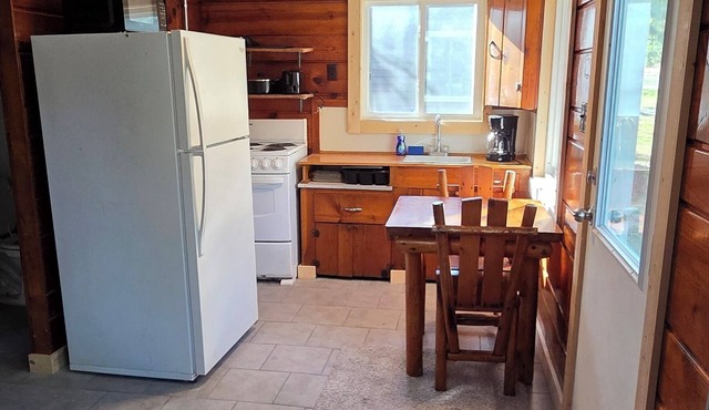Woodhaven Cottages - Cabin 18 - Lovely Rustic 2-bedroom cabin in Indian River