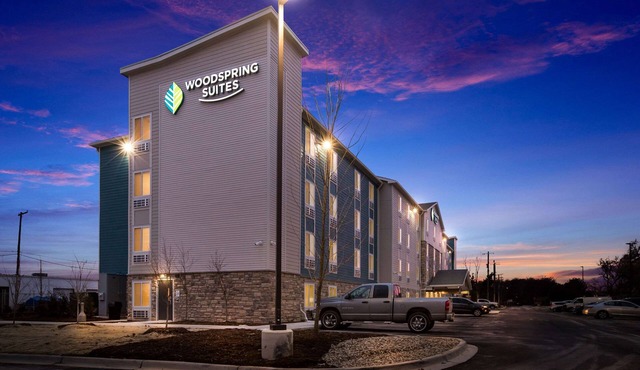 WoodSpring Suites Detroit Madison Heights