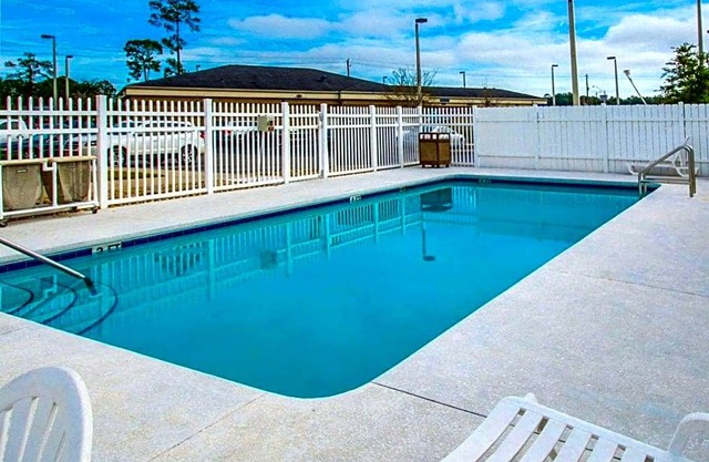 2-Star Hotel ∙ Sleep Inn & Suites Palatka North