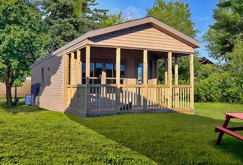 Bear Cave Camping Resort 