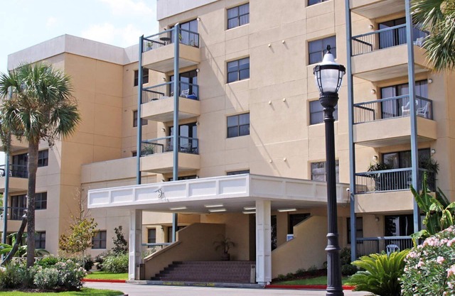 Beautiful 2 bedroom unit at resort, sleeps 6