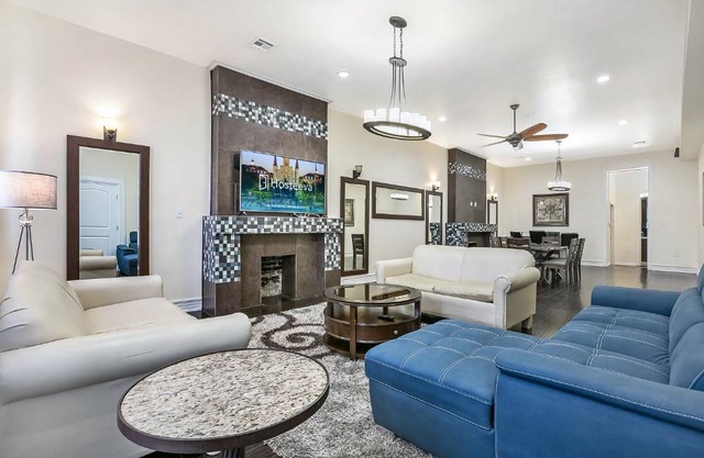 Carondelet Street Luxury Suites