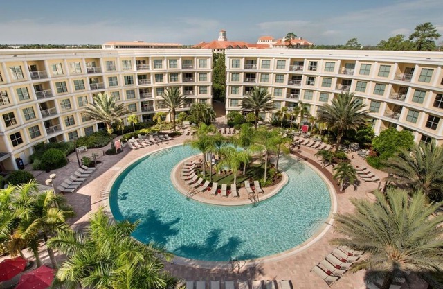 DISNEY ESCAPE, COMFY UNIT FOR 2! POOL!