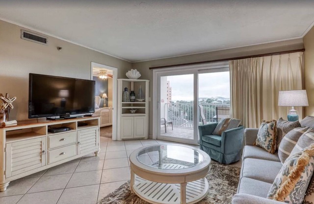 Nice to “Condo” Meet You! Vacation Fun Awaits – Islander 315