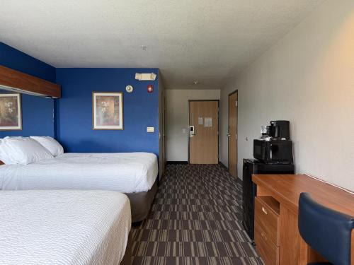 Microtel Inn 
